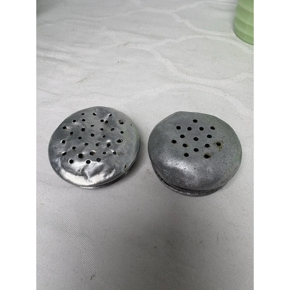 Vintage Jadeite Green Glass Salt & Pepper Beehive Uranium Shakers Set